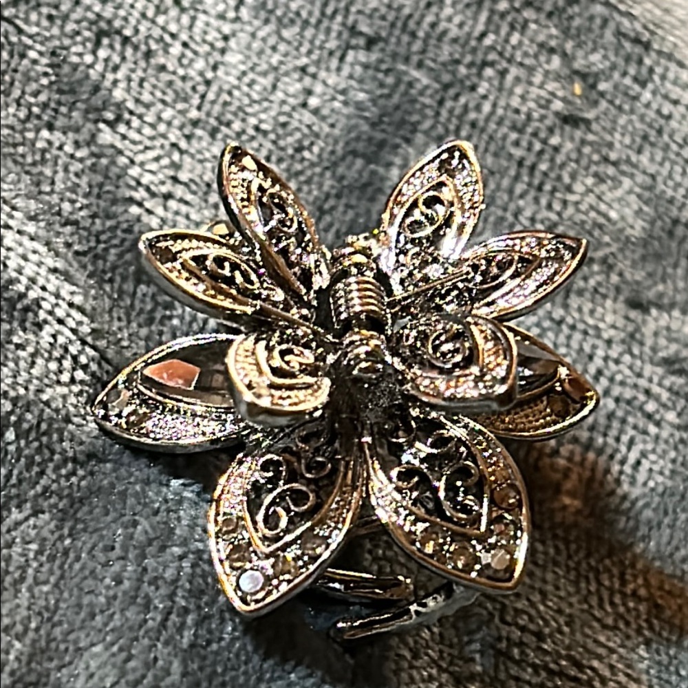 New Elegant Silver Floral Hair Clip